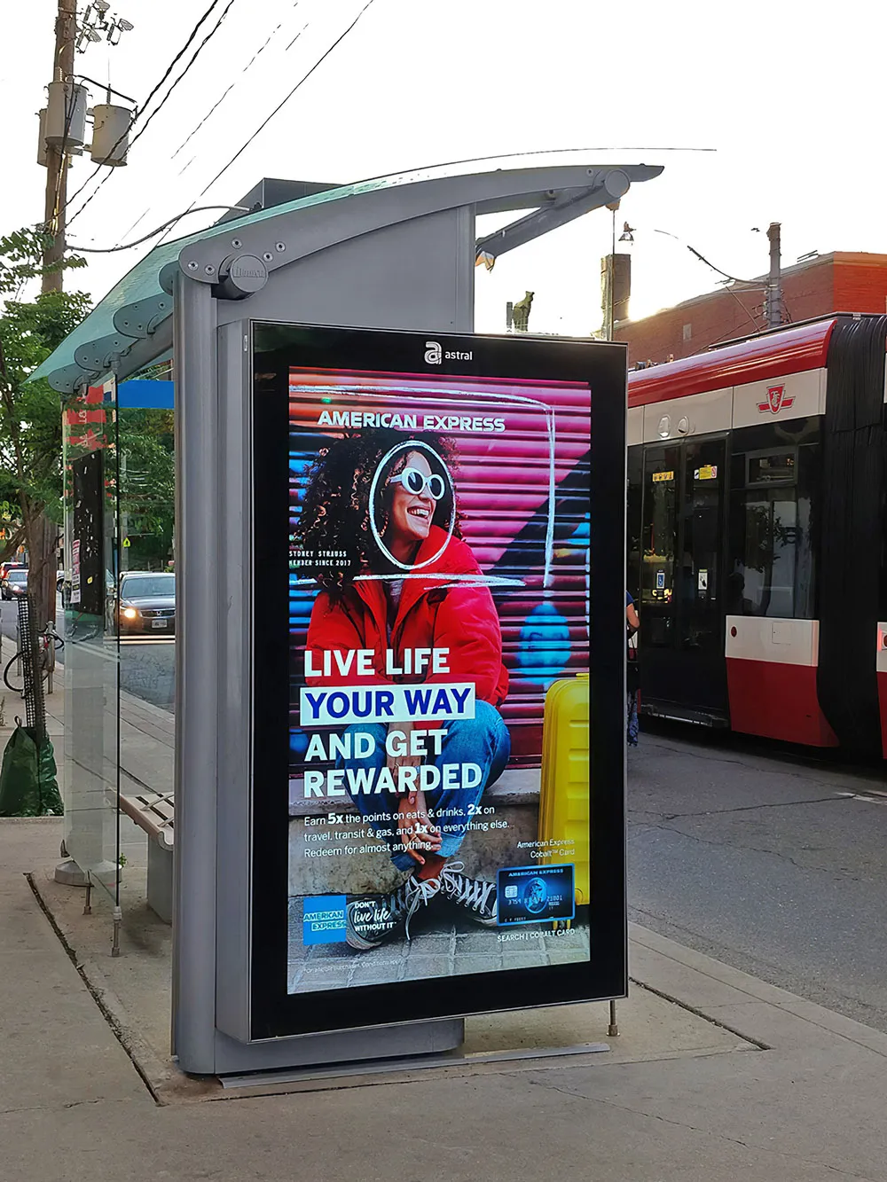 A BoldVu® Display mounted on a Toronto bus shelter
