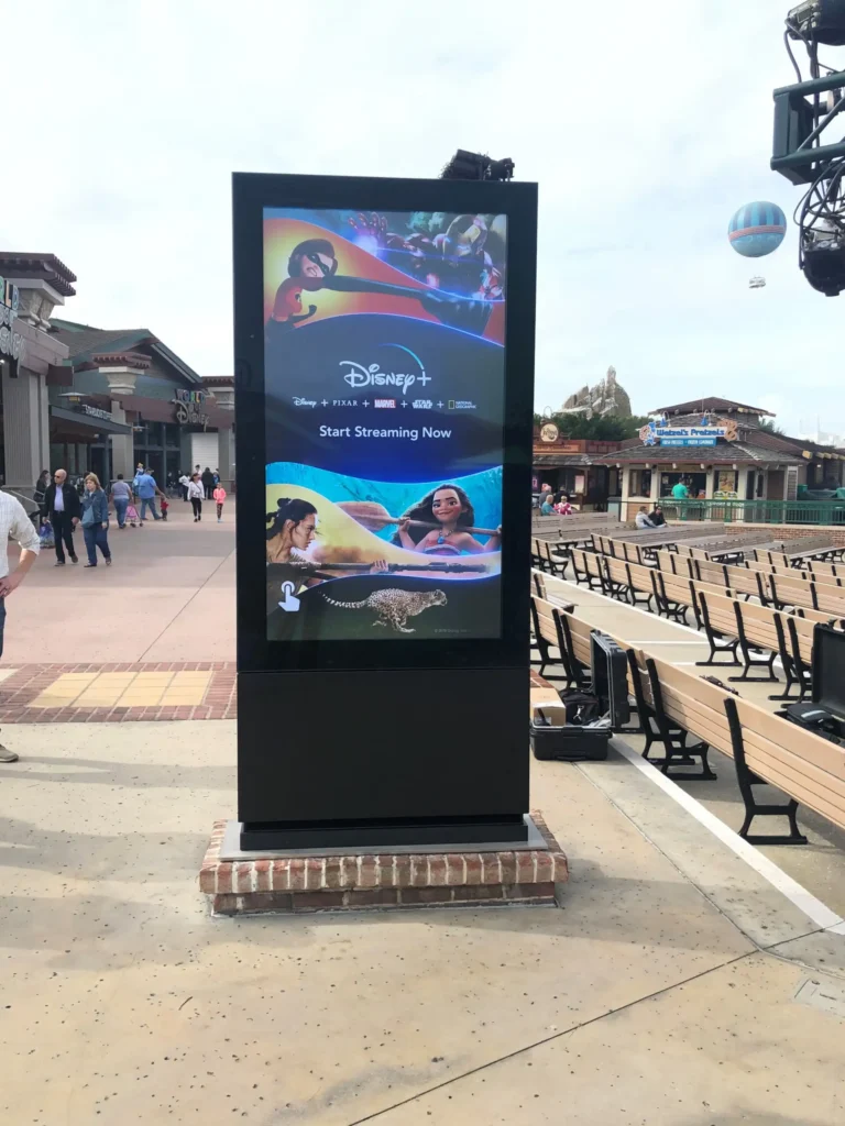75″ Orlando Free Standing